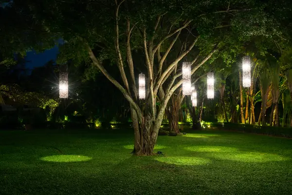 Illuminazione giardino faretti e illuminazioni decorative